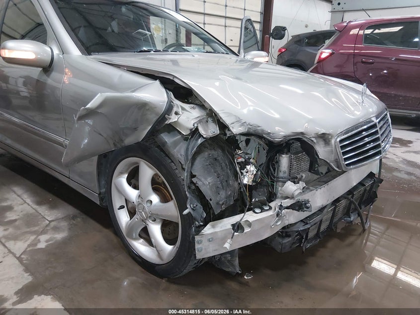 2004 Mercedes-benz C class VIN WDBRF40J84F547573 IAAI salvage auction — FRONT END, Salvage (Idaho), sold $725 on 2026-07-31 (photo 6)