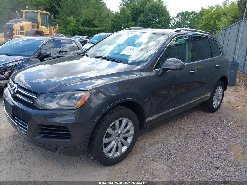 2012 Volkswagen Touareg VIN WVGEF9BP9CD006228 IAAI salvage auction — HAIL, Salvage Title, sold $875 on 2026-07-08 (photo 2)