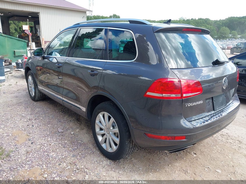 2012 Volkswagen Touareg VIN WVGEF9BP9CD006228 IAAI salvage auction — HAIL, Salvage Title, sold $875 on 2026-07-08 (photo 3)