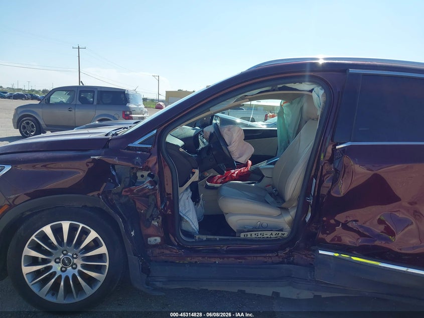 2017 Lincoln Mkc VIN 5LMCJ3C94HUL04967 IAAI salvage auction — SIDE, Salvage Title, sold $825 on 2026-07-09 (photo 6)