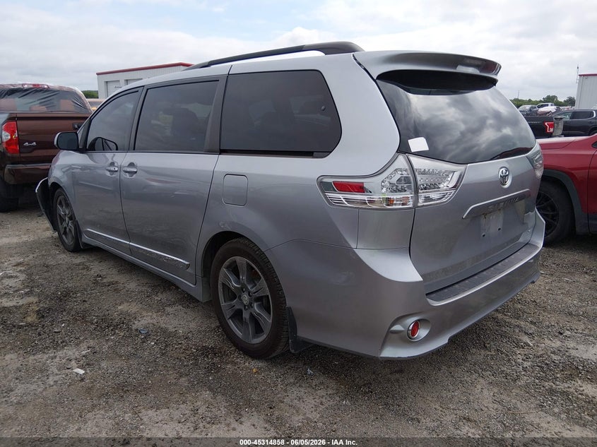 2017 Toyota Sienna VIN 5TDXZ3DC0HS884234 IAAI salvage auction — FRONT END, Salvage Title, sold $4,950 on 2026-07-31 (photo 3)