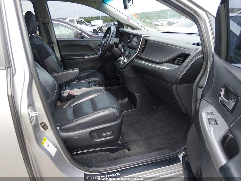2017 Toyota Sienna VIN 5TDXZ3DC0HS884234 IAAI salvage auction — FRONT END, Salvage Title, sold $4,950 on 2026-07-31 (photo 5)