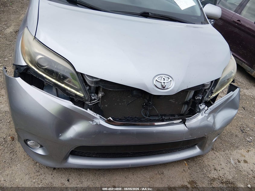 2017 Toyota Sienna VIN 5TDXZ3DC0HS884234 IAAI salvage auction — FRONT END, Salvage Title, sold $4,950 on 2026-07-31 (photo 6)