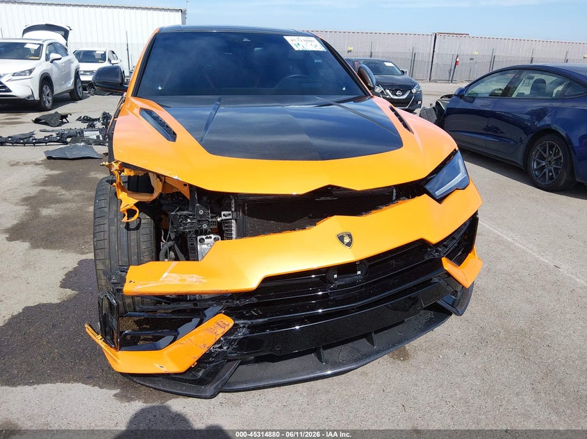 2024 Lamborghini Urus VIN ZPBUC3ZL2RLA31844 IAAI salvage auction — RIGHT FRONT, Salvage Title, sold $163,000 on 2026-09-14 (photo 6)