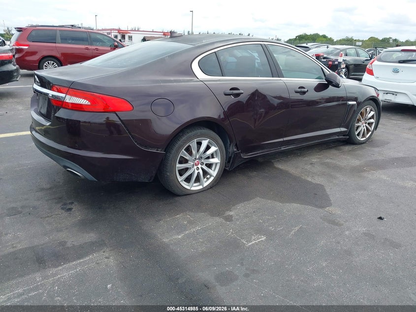 2015 Jaguar Xf VIN SAJWA0FSXFPU66942 IAAI salvage auction — LEFT & RIGHT, Salvage Title, sold $400 on 2026-07-09 (photo 4)