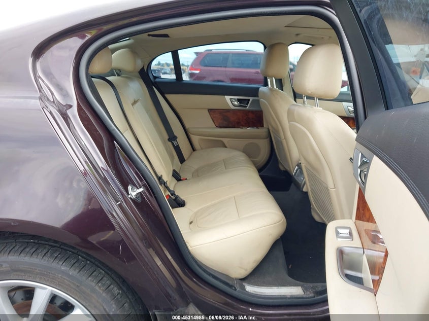 2015 Jaguar Xf VIN SAJWA0FSXFPU66942 IAAI salvage auction — LEFT & RIGHT, Salvage Title, sold $400 on 2026-07-09 (photo 8)