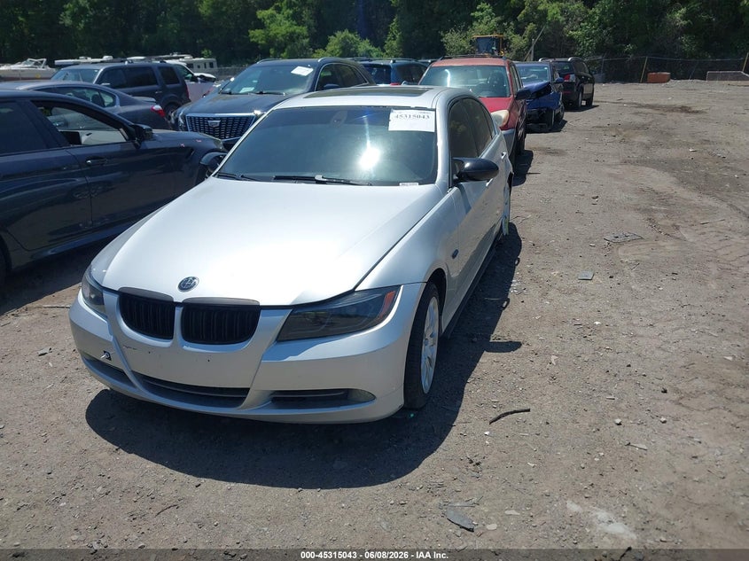 2006 BMW 3er VIN WBAVB33536KR81816 IAAI salvage auction — RIGHT REAR, Salvage (Massachusetts), sold $375 on 2026-07-14 (photo 2)
