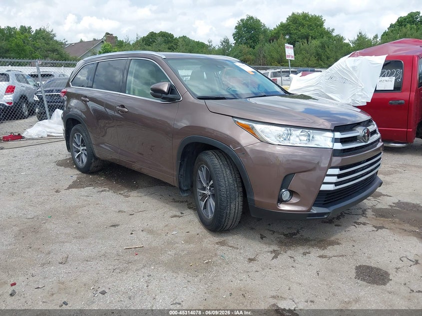 2018 Toyota Highlander VIN 5TDJZRFH6JS834347 IAAI salvage auction — LEFT SIDE, Salvage Title, sold $12,000 on 2026-07-07 (photo 1)