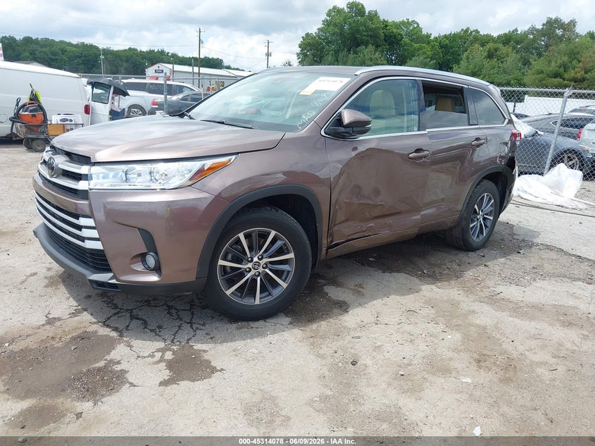 2018 Toyota Highlander VIN 5TDJZRFH6JS834347 IAAI salvage auction — LEFT SIDE, Salvage Title, sold $12,000 on 2026-07-07 (photo 2)