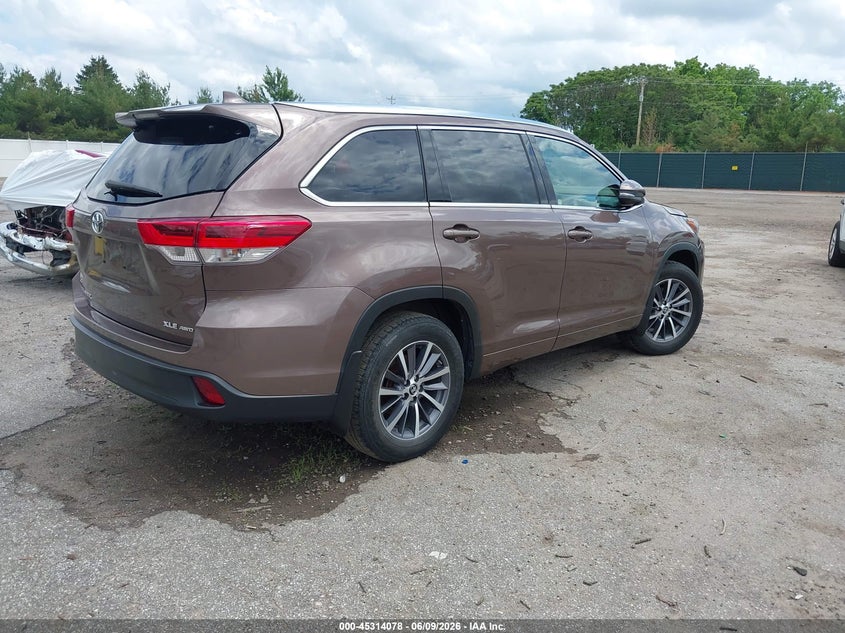 2018 Toyota Highlander VIN 5TDJZRFH6JS834347 IAAI salvage auction — LEFT SIDE, Salvage Title, sold $12,000 on 2026-07-07 (photo 4)