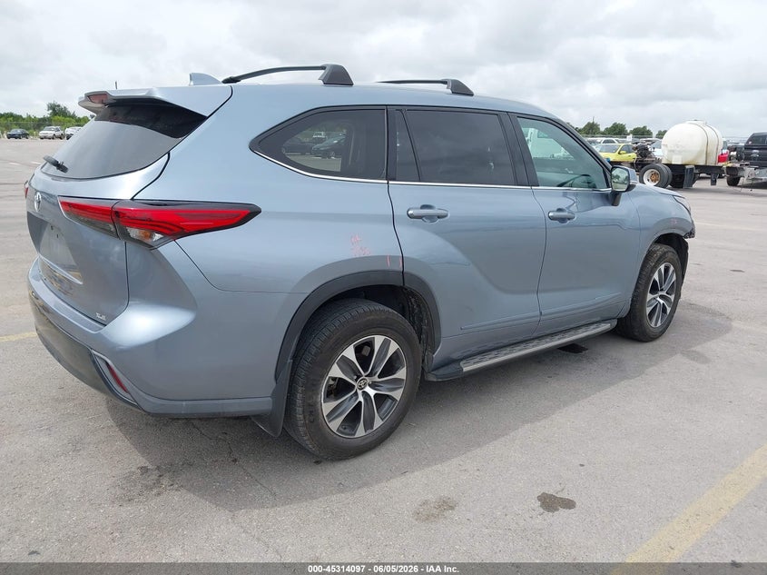 2022 Toyota Highlander VIN 5TDGZRAH3NS112275 IAAI salvage auction — LEFT SIDE, Salvage Title, sold $12,600 on 2026-07-23 (photo 4)