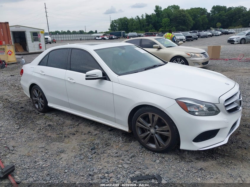 2014 Mercedes-benz E-klasse VIN WDDHF5KB6EB024608 IAAI salvage auction — LEFT FRONT, Salvage Title, sold $3,825 on 2026-07-13 (photo 1)