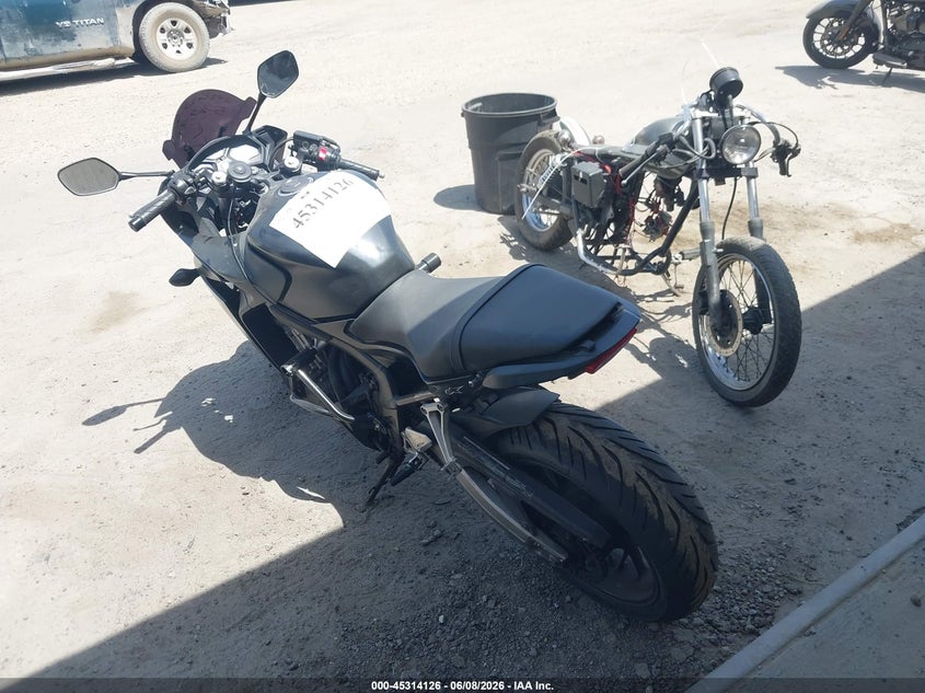2014 Honda Cbr VIN MLHRC7407E5001381 IAAI salvage auction — THEFT, Salvage Title, sold $2,300 on 2026-07-15 (photo 3)