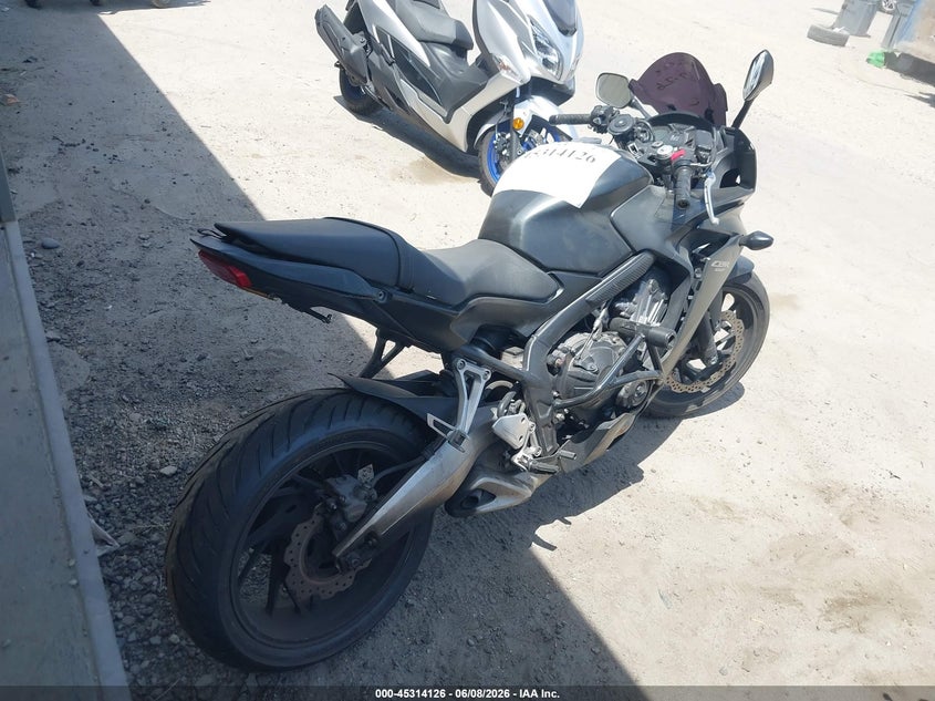 2014 Honda Cbr VIN MLHRC7407E5001381 IAAI salvage auction — THEFT, Salvage Title, sold $2,300 on 2026-07-15 (photo 4)