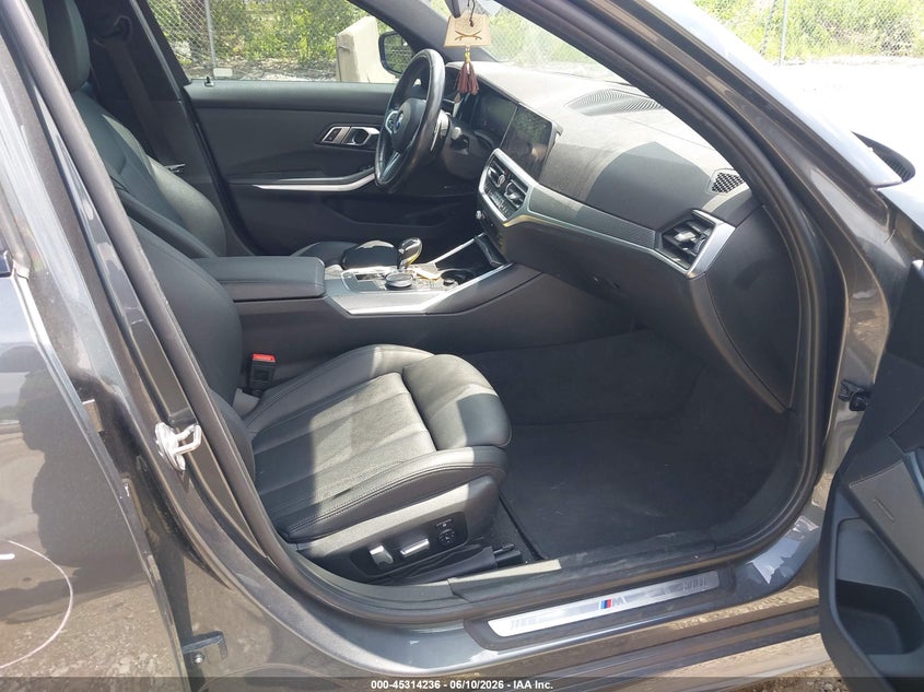 2019 BMW 3er VIN WBA5R7C56KAJ81448 IAAI salvage auction — HAIL, Salvage Title, sold $10,675 on 2026-08-11 (photo 5)
