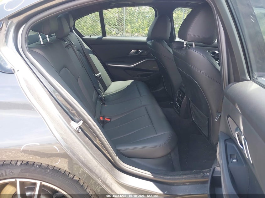 2019 BMW 3er VIN WBA5R7C56KAJ81448 IAAI salvage auction — HAIL, Salvage Title, sold $10,675 on 2026-08-11 (photo 8)
