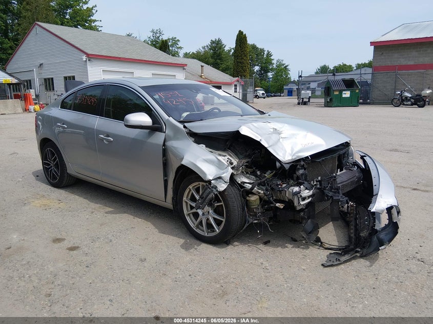 2012 Volvo S60 VIN YV1622FS6C2113382 IAAI salvage auction — RIGHT FRONT, Salvage Title, sold $300 on 2026-07-13 (photo 1)