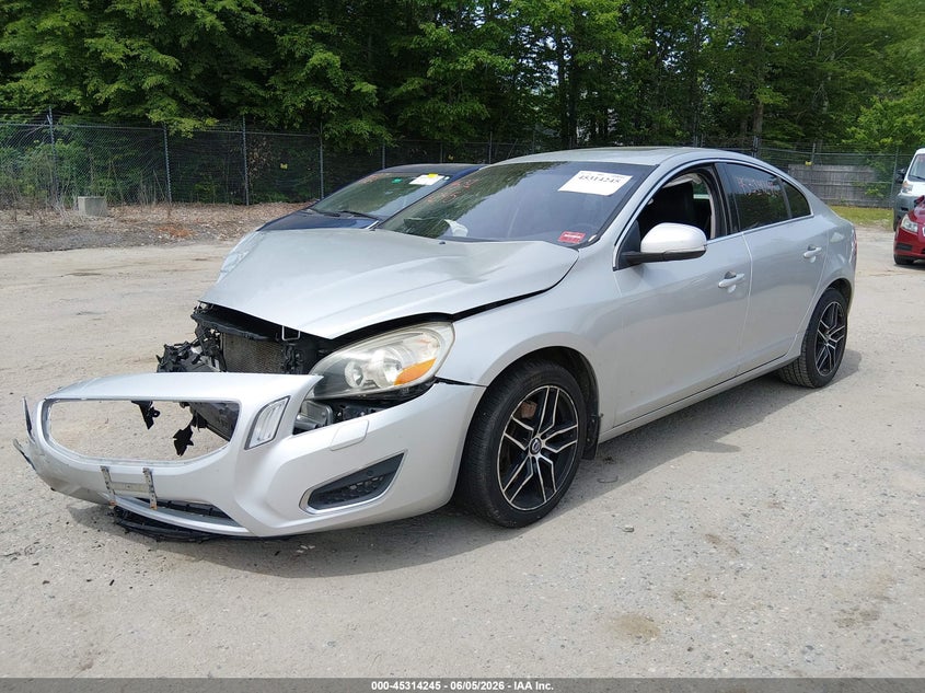 2012 Volvo S60 VIN YV1622FS6C2113382 IAAI salvage auction — RIGHT FRONT, Salvage Title, sold $300 on 2026-07-13 (photo 2)