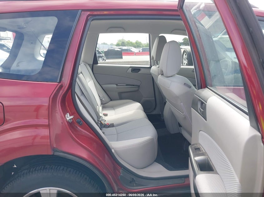 2012 Subaru Forester VIN JF2SHABC9CH408096 IAAI salvage auction — RIGHT SIDE, Salvage (Oregon), sold $1,250 on 2026-07-30 (photo 8)