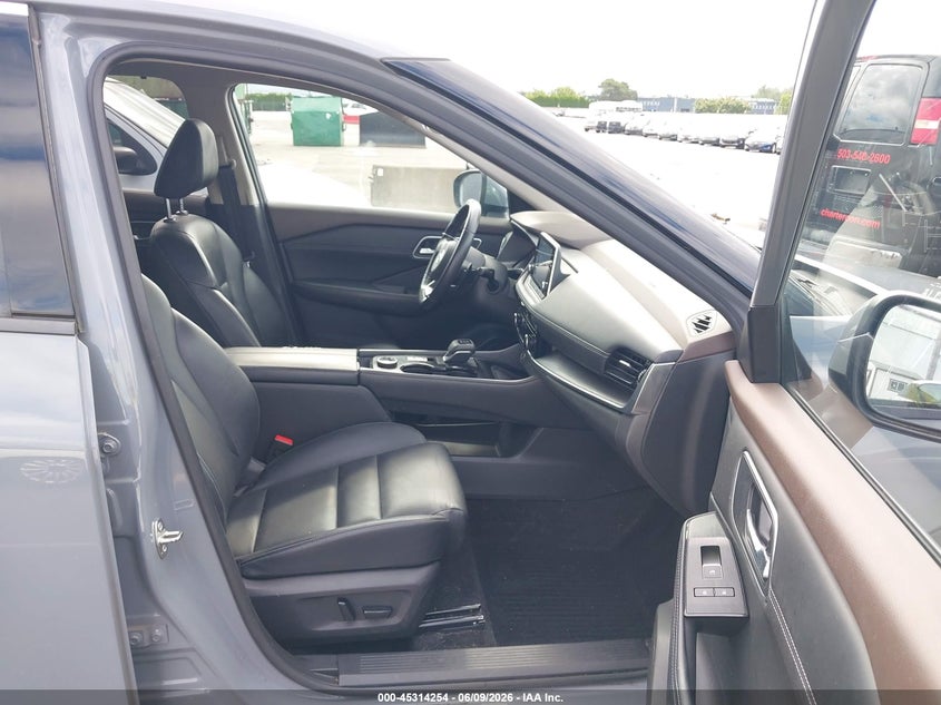 2021 Nissan Rogue VIN JN8AT3CB2MW238174 IAAI salvage auction — SIDE, Salvage Title, sold $6,800 on 2026-07-23 (photo 5)