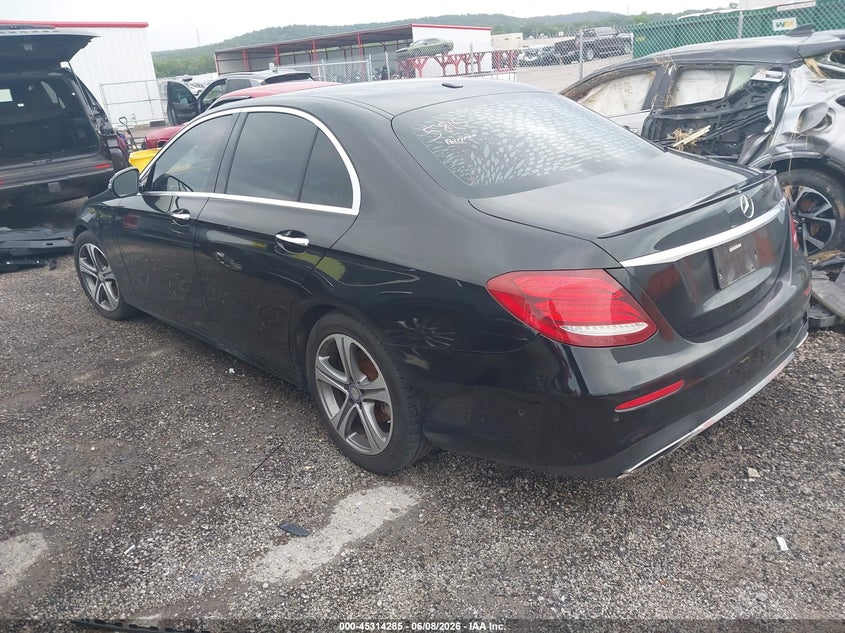 2017 Mercedes-benz E-klasse VIN WDDZF4JB2HA066980 IAAI salvage auction — RIGHT FRONT, Salvage Title, sold $25 on 2026-08-05 (photo 3)