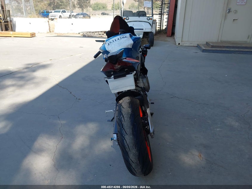 2026 Aprilia Rs VIN ZD4XGUA05TS000878 IAAI salvage auction — FRONT END, Salvage Title, sold $3,950 on 2026-07-07 (photo 6)