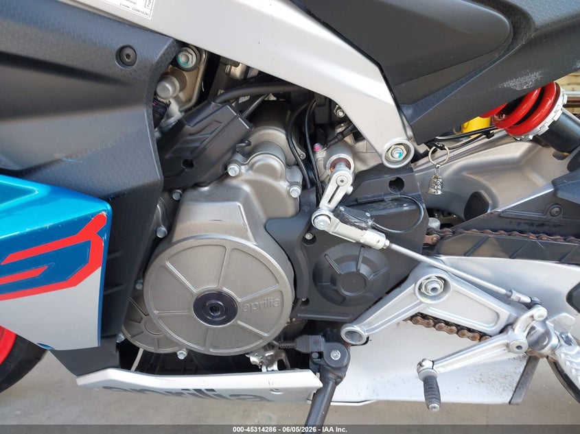 2026 Aprilia Rs VIN ZD4XGUA05TS000878 IAAI salvage auction — FRONT END, Salvage Title, sold $3,950 on 2026-07-07 (photo 9)