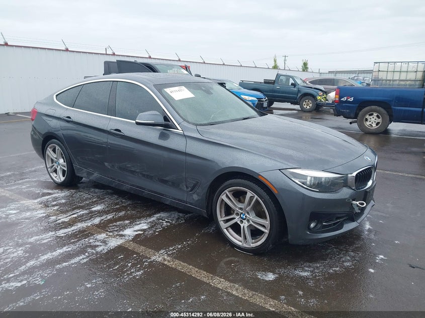 2018 BMW 3er VIN WBA8Z9C57JG828346 IAAI salvage auction — LEFT FRONT, Salvage Title, sold $950 on 2026-07-28 (photo 1)