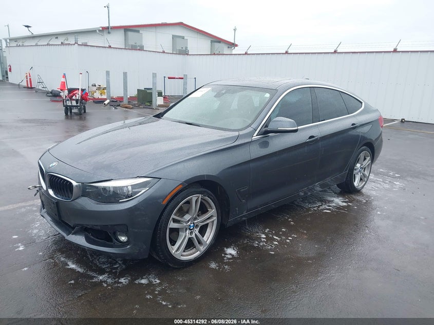 2018 BMW 3er VIN WBA8Z9C57JG828346 IAAI salvage auction — LEFT FRONT, Salvage Title, sold $950 on 2026-07-28 (photo 2)