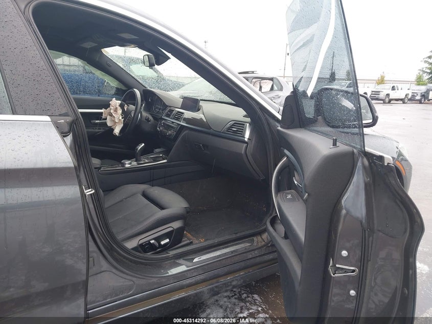 2018 BMW 3er VIN WBA8Z9C57JG828346 IAAI salvage auction — LEFT FRONT, Salvage Title, sold $950 on 2026-07-28 (photo 5)