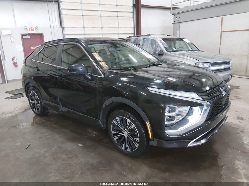 2022 Mitsubishi Eclipse cross VIN JA4ATWAA1NZ021295 IAAI salvage auction — SIDE, Salvage Title, sold $7,500 on 2026-07-19 (photo 1)