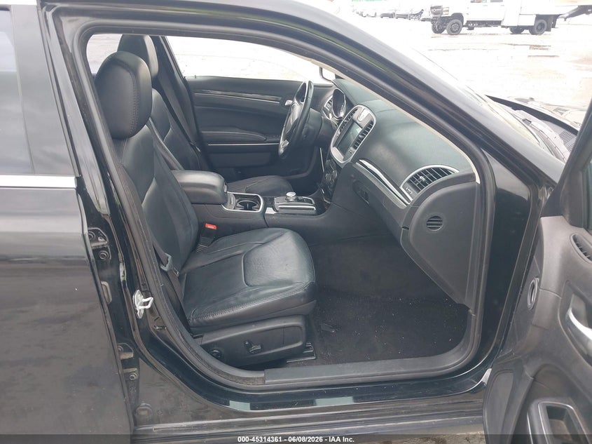 2016 Chrysler 300 VIN 2C3CCAAG9GH123702 IAAI salvage auction — WATER/FLOOD, Salvage Title, sold $1,400 on 2026-07-29 (photo 5)