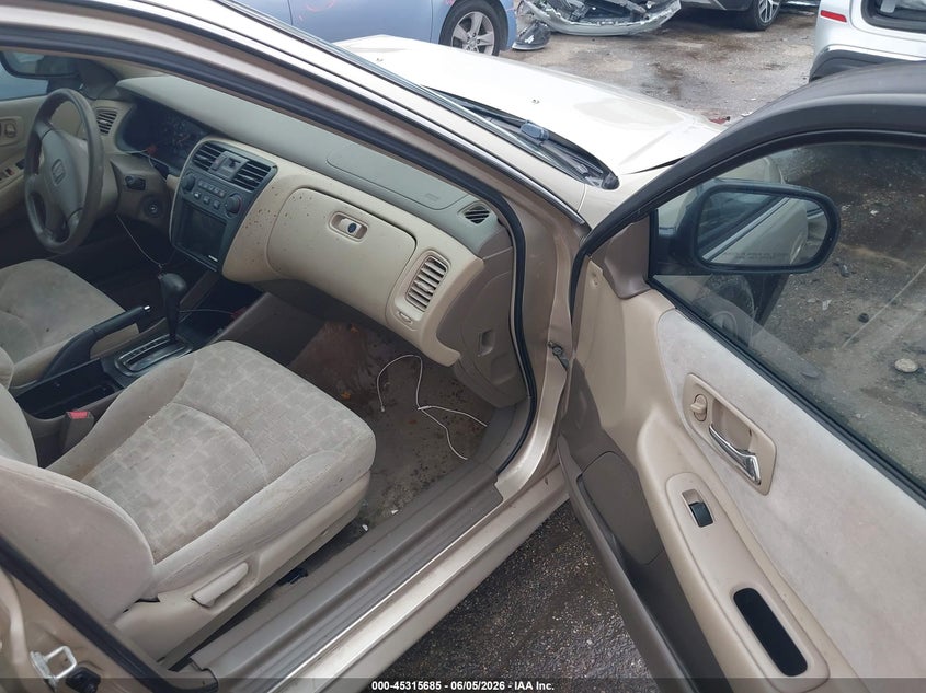 2001 Honda Accord VIN JHMCG56611C027398 IAAI salvage auction — FRONT END, Salvage (Texas), sold $275 on 2026-07-08 (photo 5)