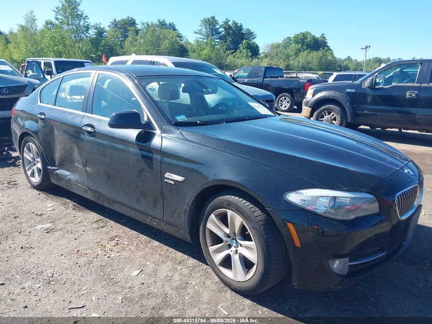 2012 BMW 5er VIN WBAXH5C50CDW06484 IAAI salvage auction — RIGHT SIDE, Salvage Title, sold $925 on 2026-07-10 (photo 1)