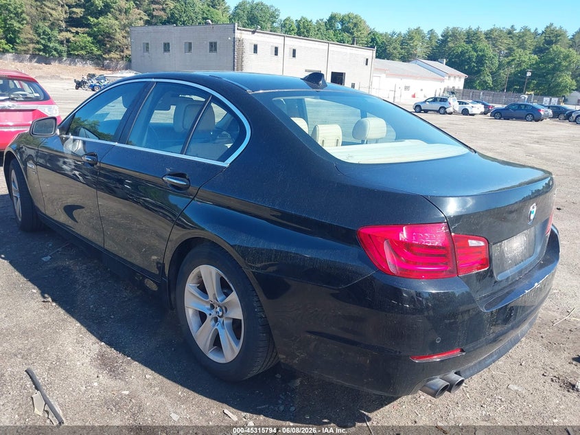 2012 BMW 5er VIN WBAXH5C50CDW06484 IAAI salvage auction — RIGHT SIDE, Salvage Title, sold $925 on 2026-07-10 (photo 3)