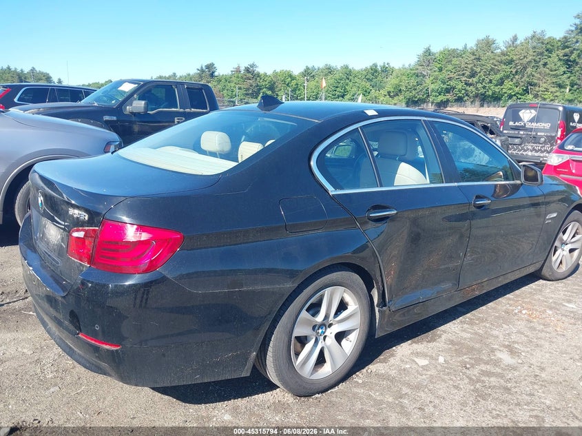 2012 BMW 5er VIN WBAXH5C50CDW06484 IAAI salvage auction — RIGHT SIDE, Salvage Title, sold $925 on 2026-07-10 (photo 4)