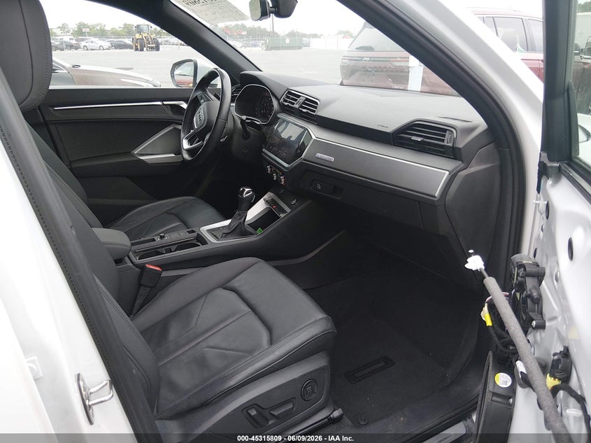 2022 Audi Q3 VIN WA1EECF36N1082953 IAAI salvage auction — LEFT & RIGHT, Salvage Title, sold $6,300 on 2026-07-29 (photo 5)