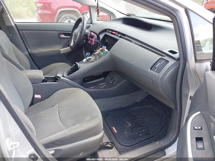 2011 Toyota Prius VIN JTDKN3DU5B0299898 IAAI salvage auction — NORMAL WEAR, Clear (Pennsylvania), sold $800 on 2026-07-14 (photo 5)