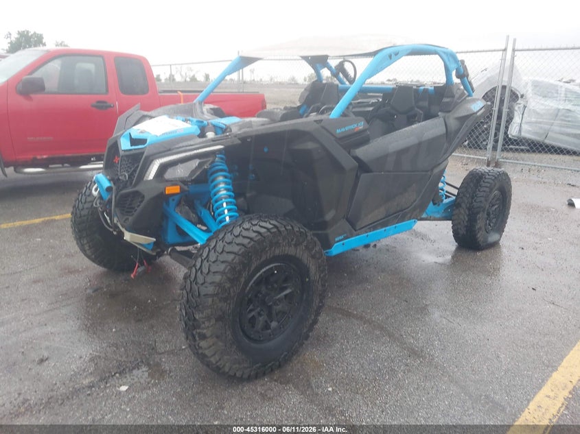 2018 Can-am/ brp Maverick VIN 3JBVVAW44JK001897 IAAI salvage auction — LEFT & RIGHT, Salvage (Iowa), sold $7,400 on 2026-08-04 (photo 2)