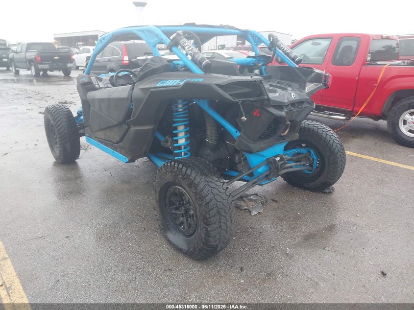 2018 Can-am/ brp Maverick VIN 3JBVVAW44JK001897 IAAI salvage auction — LEFT & RIGHT, Salvage (Iowa), sold $7,400 on 2026-08-04 (photo 3)