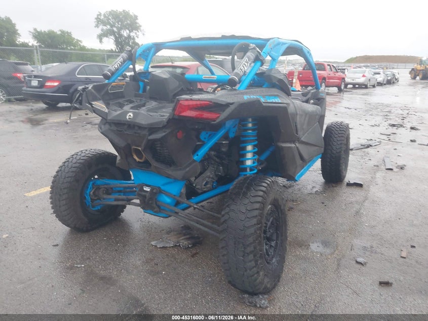 2018 Can-am/ brp Maverick VIN 3JBVVAW44JK001897 IAAI salvage auction — LEFT & RIGHT, Salvage (Iowa), sold $7,400 on 2026-08-04 (photo 4)