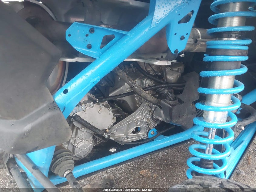 2018 Can-am/ brp Maverick VIN 3JBVVAW44JK001897 IAAI salvage auction — LEFT & RIGHT, Salvage (Iowa), sold $7,400 on 2026-08-04 (photo 8)