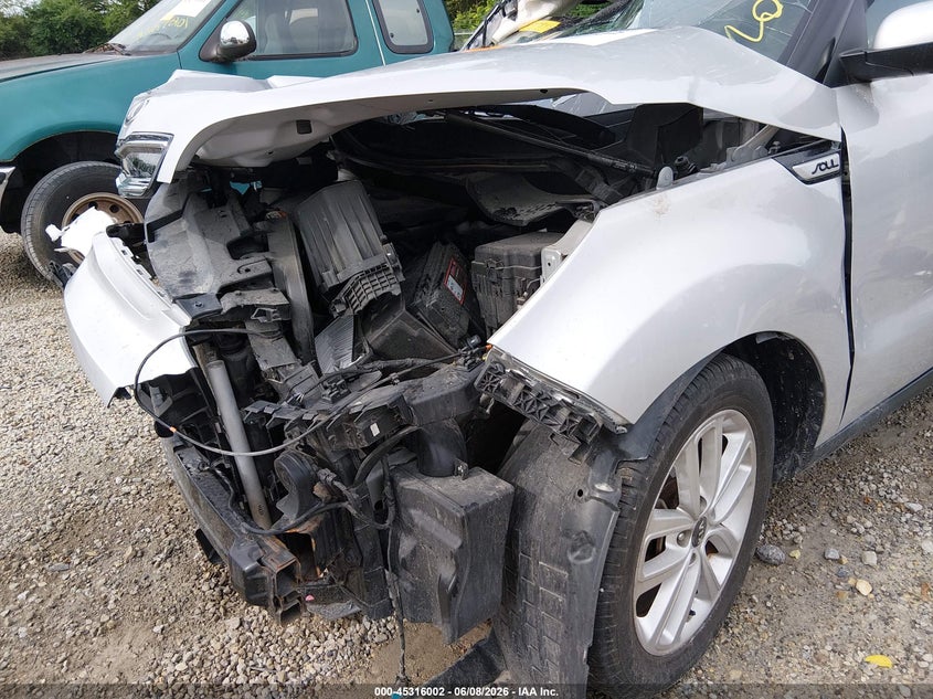 2018 Kia Soul VIN KNDJP3A55J7597845 IAAI salvage auction — FRONT END, Salvage Title, sold $325 on 2026-07-07 (photo 6)