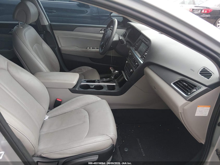 2017 Hyundai Sonata VIN KMHE24L31HA075658 IAAI salvage auction — NORMAL WEAR, Original (Texas), sold $975 on 2026-07-20 (photo 5)