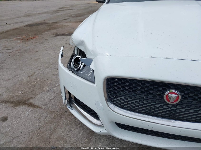 2017 Jaguar Xf VIN SAJBD4BV1HCY34934 IAAI salvage auction — RIGHT FRONT, Salvage Title, sold $1,700 on 2026-07-22 (photo 6)