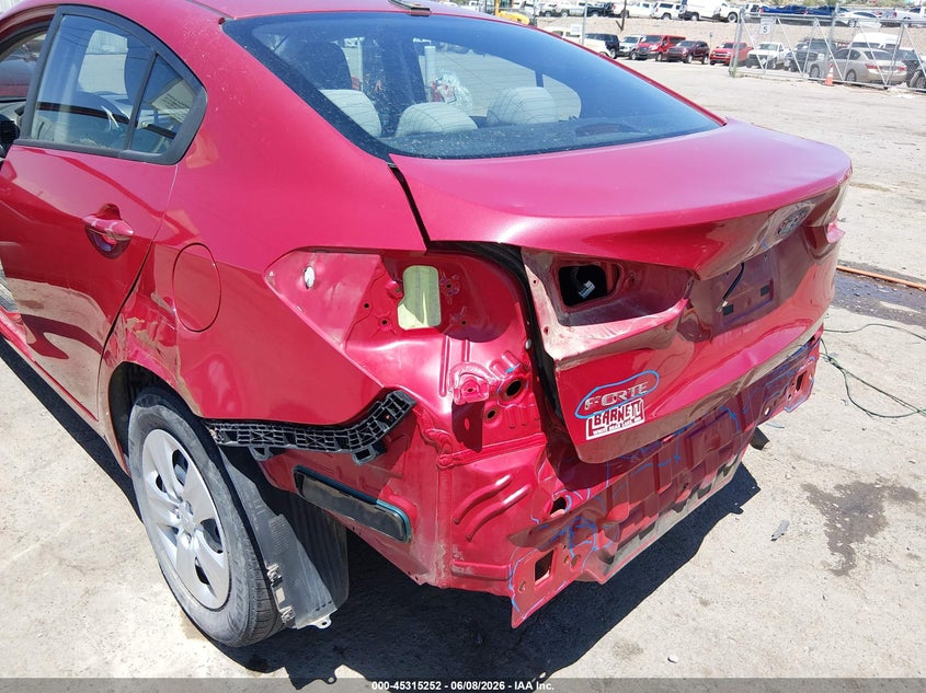 2015 Kia Forte VIN KNAFX4A62F5310997 IAAI salvage auction — REAR END, Salvage Title, sold $1,525 on 2026-07-13 (photo 6)