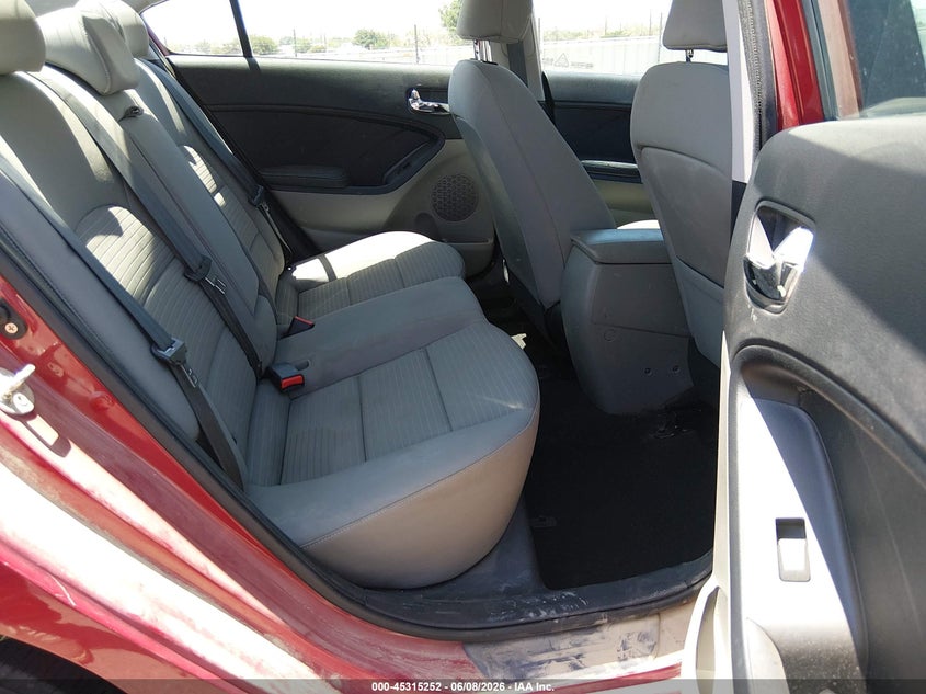 2015 Kia Forte VIN KNAFX4A62F5310997 IAAI salvage auction — REAR END, Salvage Title, sold $1,525 on 2026-07-13 (photo 8)