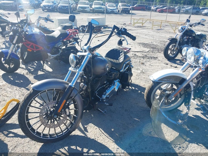 2017 Harley-davidson Breakout VIN 1HD1BFV19HB034455 IAAI salvage auction — LEFT & RIGHT, Salvage (Massachusetts), sold $4,250 on 2026-07-08 (photo 2)