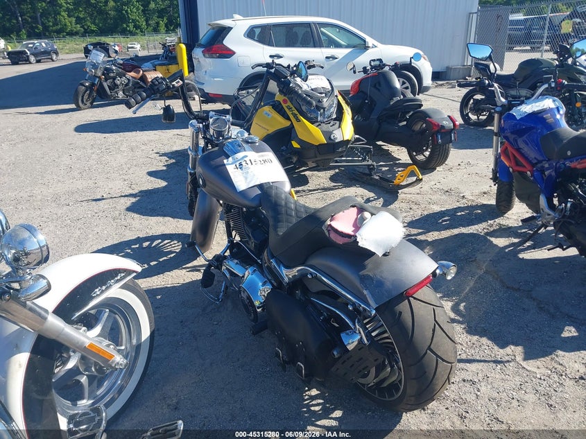 2017 Harley-davidson Breakout VIN 1HD1BFV19HB034455 IAAI salvage auction — LEFT & RIGHT, Salvage (Massachusetts), sold $4,250 on 2026-07-08 (photo 3)