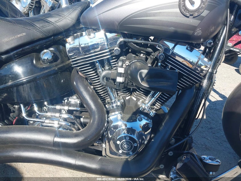 2017 Harley-davidson Breakout VIN 1HD1BFV19HB034455 IAAI salvage auction — LEFT & RIGHT, Salvage (Massachusetts), sold $4,250 on 2026-07-08 (photo 8)